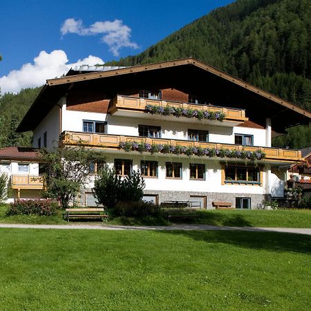 Ferienhaus Alpina Kals-am Großglockner Esterno foto