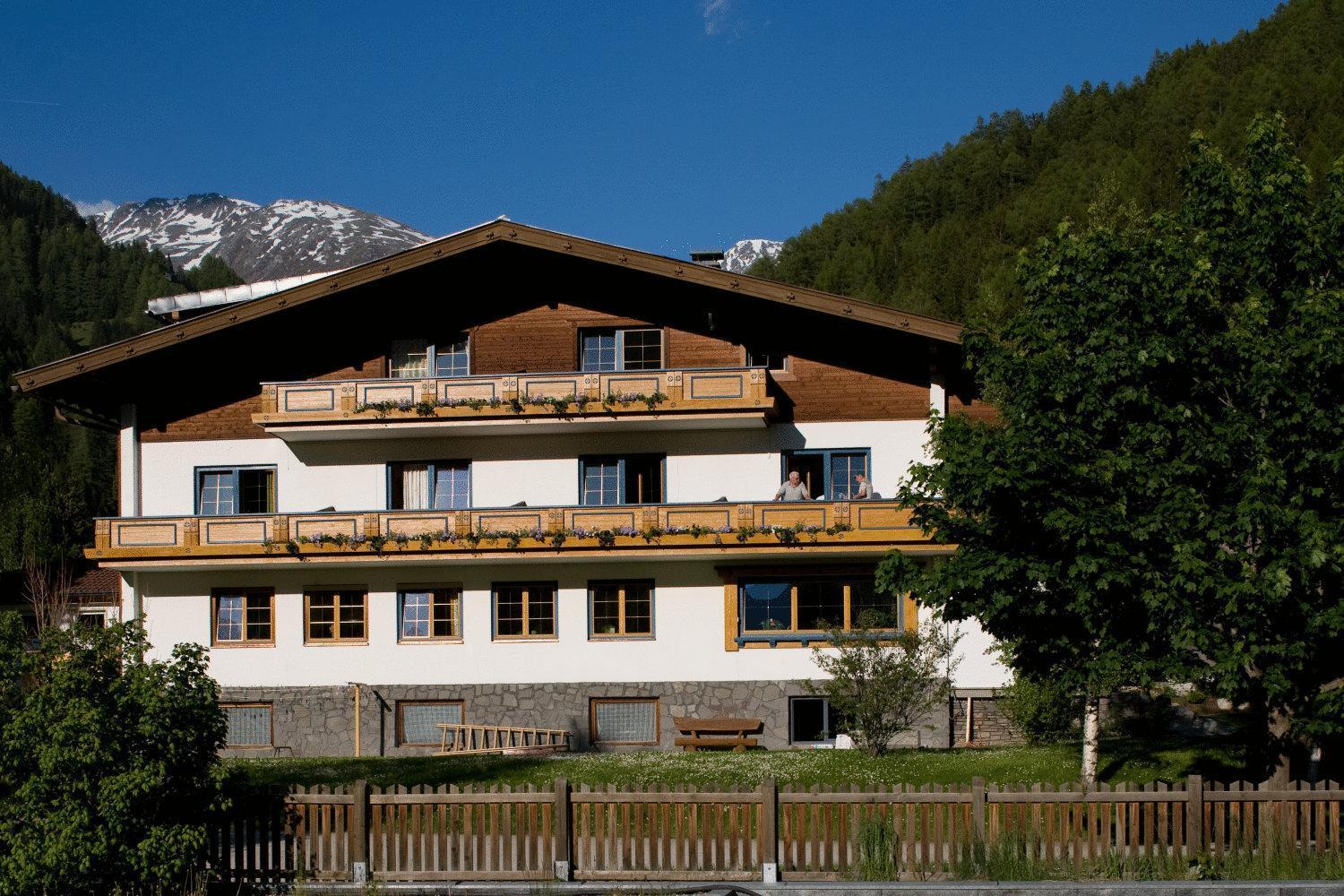 Ferienhaus Alpina Kals-am Großglockner Esterno foto